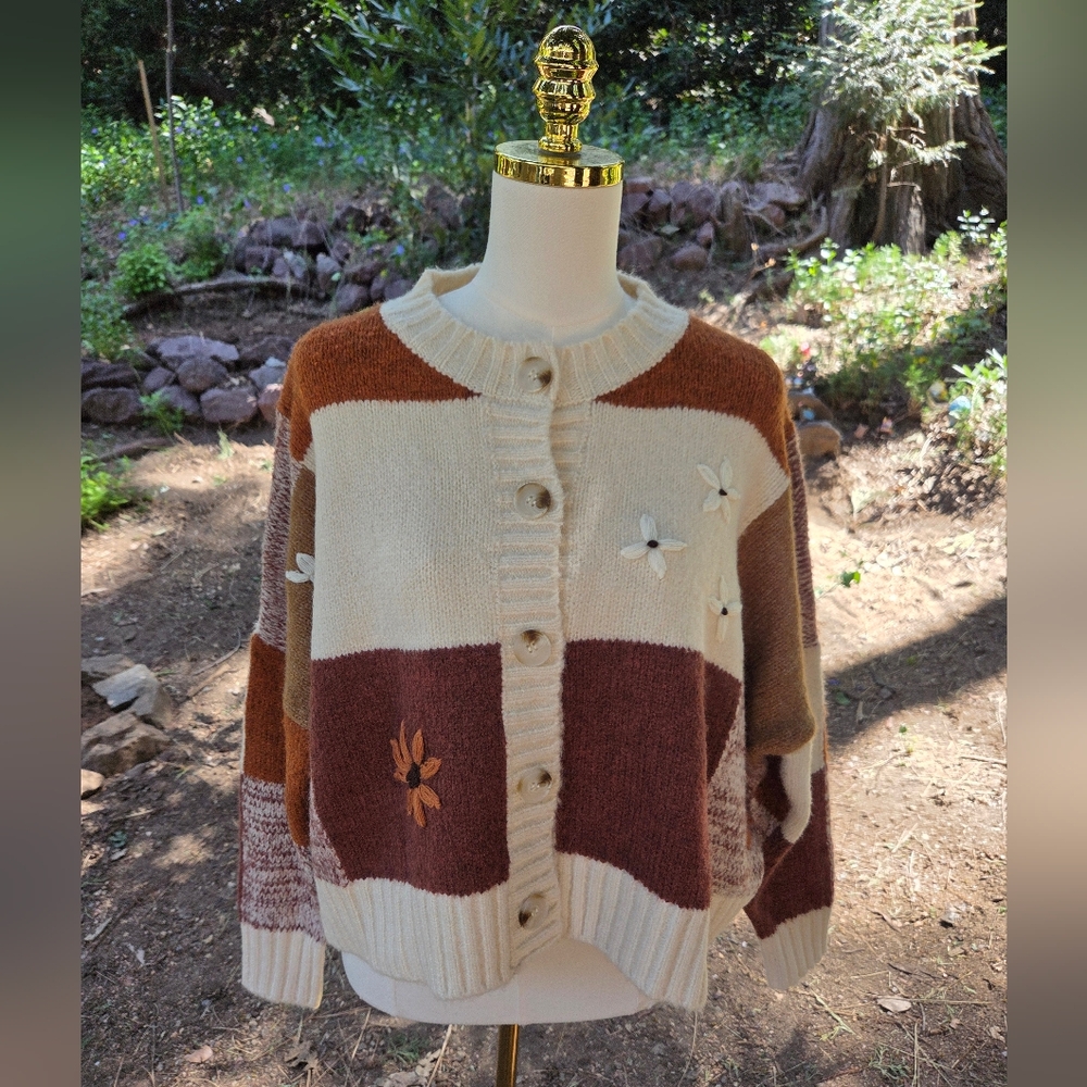 Luna Ivy Floral Patchwork Button Up Sweater Size Small